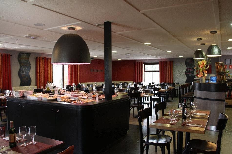 Kyriad Carcassonne - Aeroport Restaurant photo